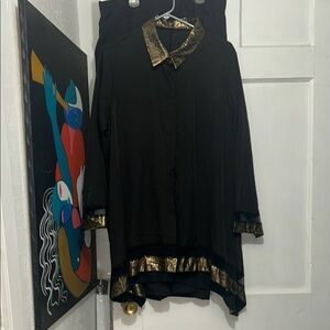 “Send Ur Price?” Elegant Black and Gold Women's Top & Pants…100% Polyester…🥰